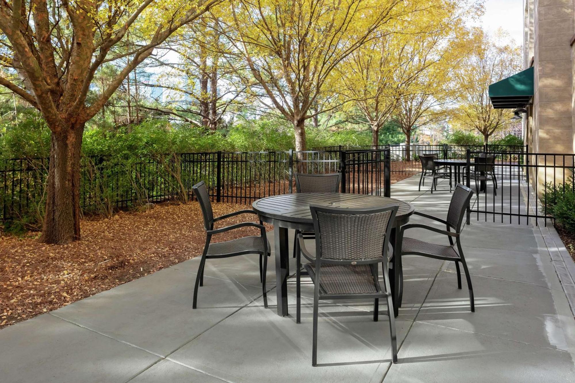 Hilton Garden Inn Atlanta Perimeter Center Dunwoody Esterno foto